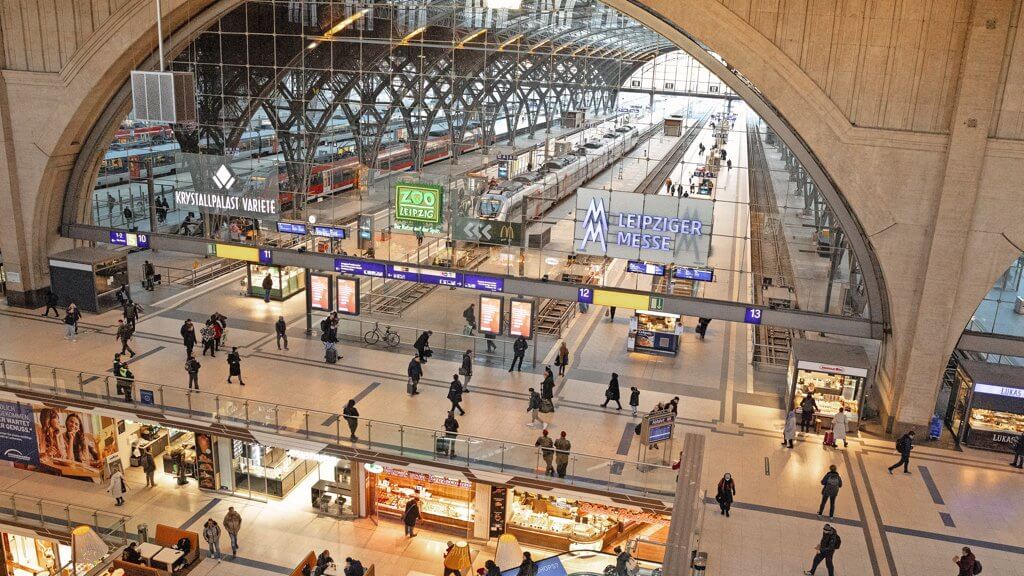 Watch out for taxis that don’t run the meter, especially those waiting outside Leipzig Hauptbahnhof. Always ensure the meter is on before you start your journey, or better yet, use a reputable ride-sharing app where prices are transparent.