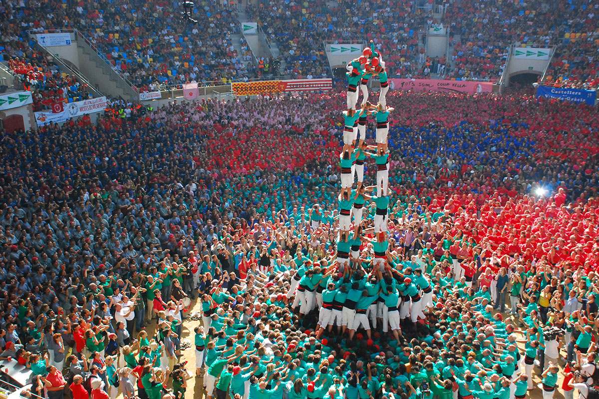 human towers barcelona 1