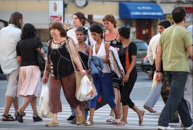 What to Watch For: Pickpockets often operate in crowded tourist spots like the Square of Miracles. Tip: Keep your belongings secure, use a money belt or anti-theft bag, and stay aware of your surroundings, especially in crowded areas.