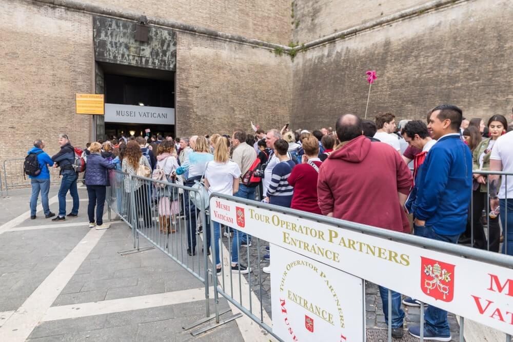 Skip-the-line passes are a great way to avoid waiting, but some vendors sell fake or overpriced tickets. These scammers usually hang around popular sites like the Colosseum, offering quick access, only for you to end up in the regular line after paying extra. <br> Top Tip: Buy tickets only from official websites or trusted vendors, and always double-check that you’re getting the real deal.