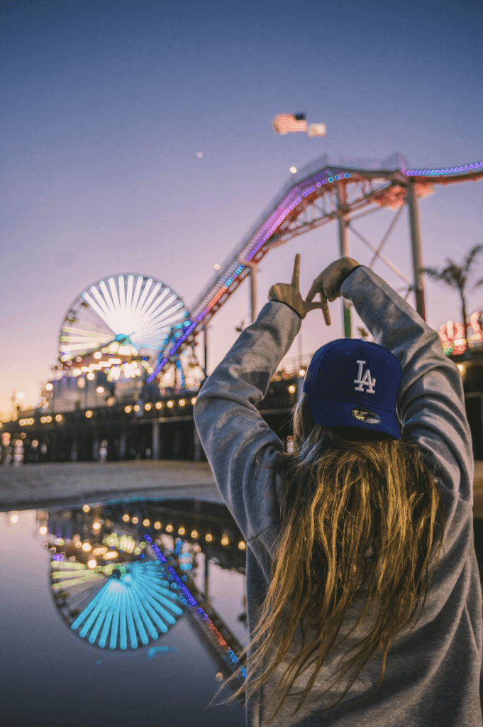 free tour guide to los angeles - LA girl