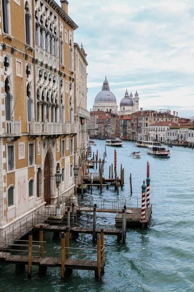 free tour guide to venice - canal