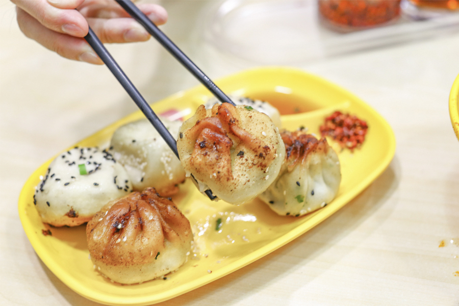 Yangs Fried Dumplings at Huanghe Road