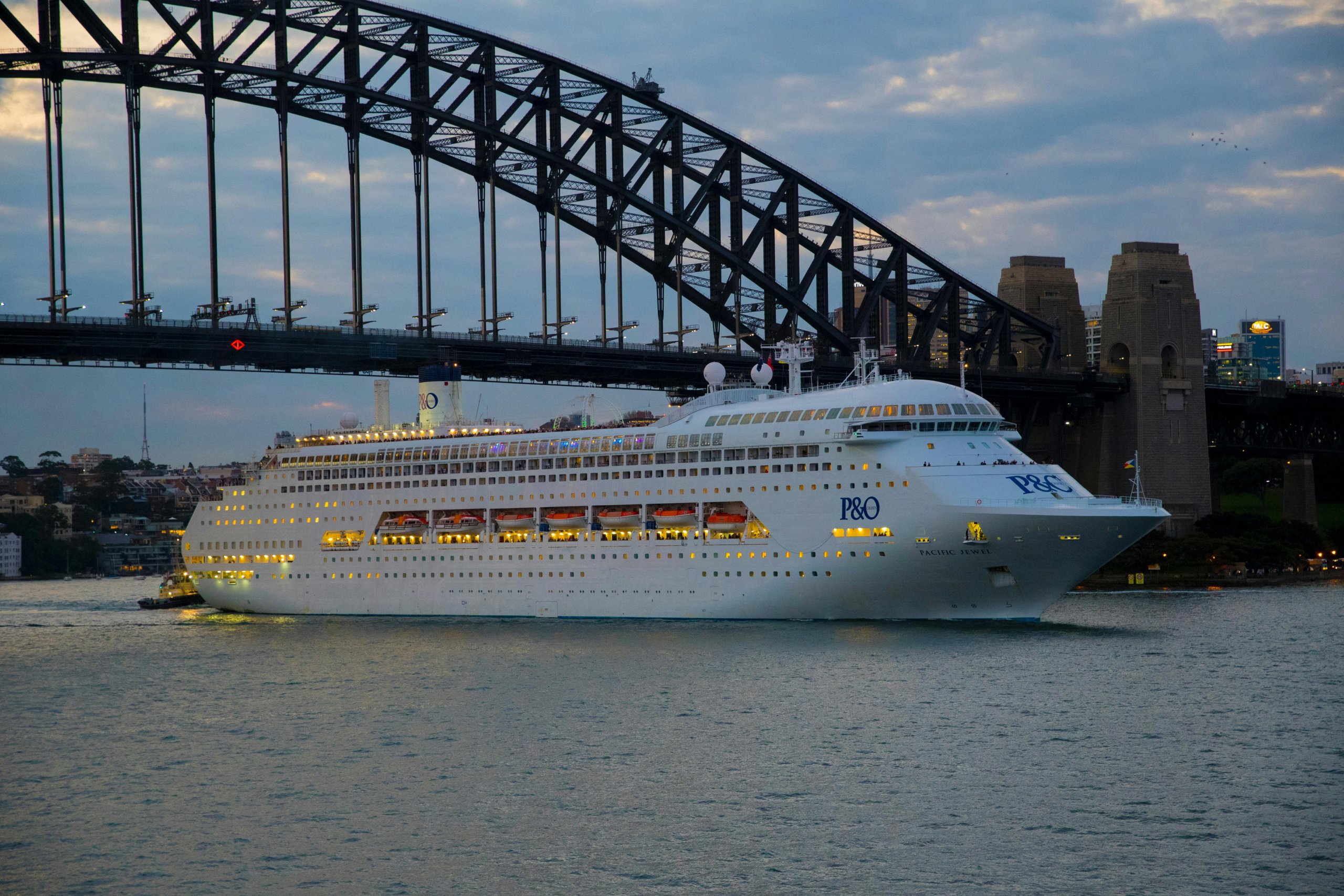 free tour guide to sydney - waterfront walk