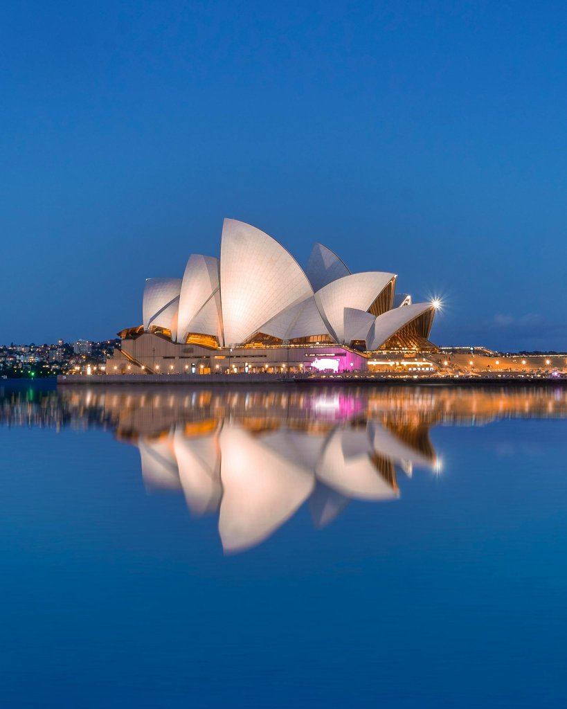 free tour guide to sydney - opera house