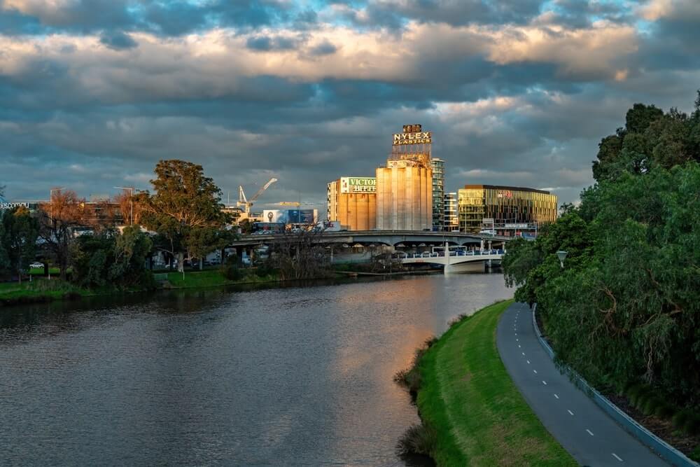 free tour guide to melbourne - yarra river