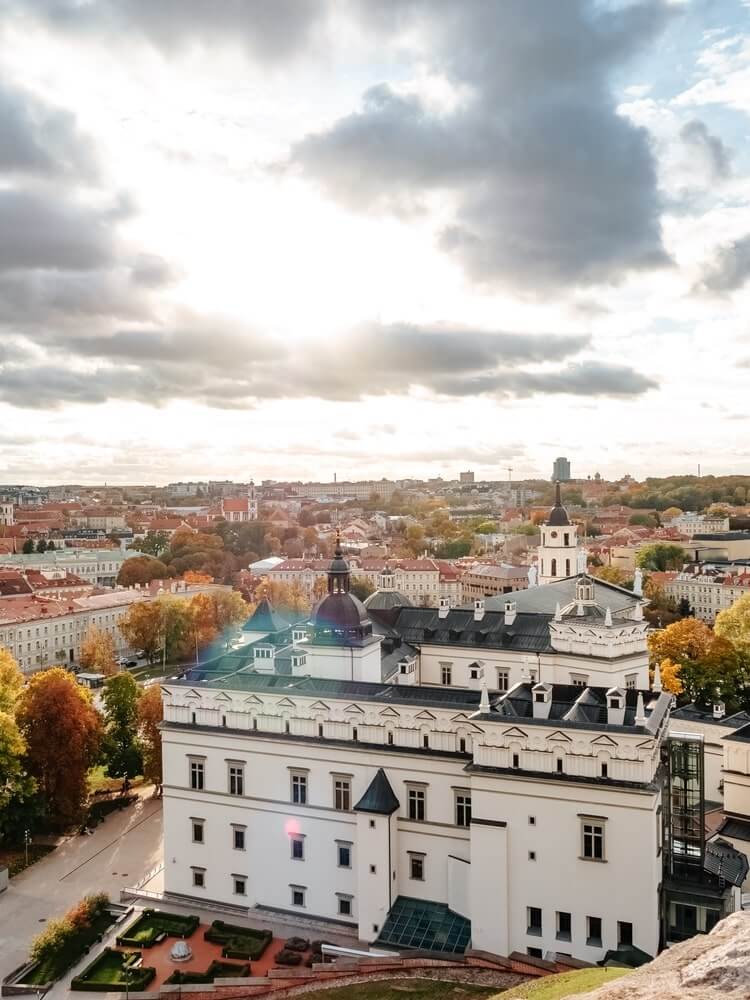 free tour guide to vilnius - center