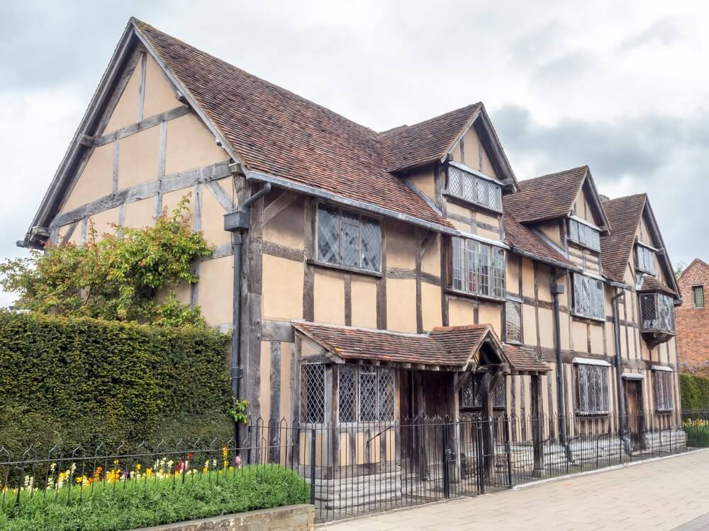 free tour guide to Stradford-upon-Avon 5