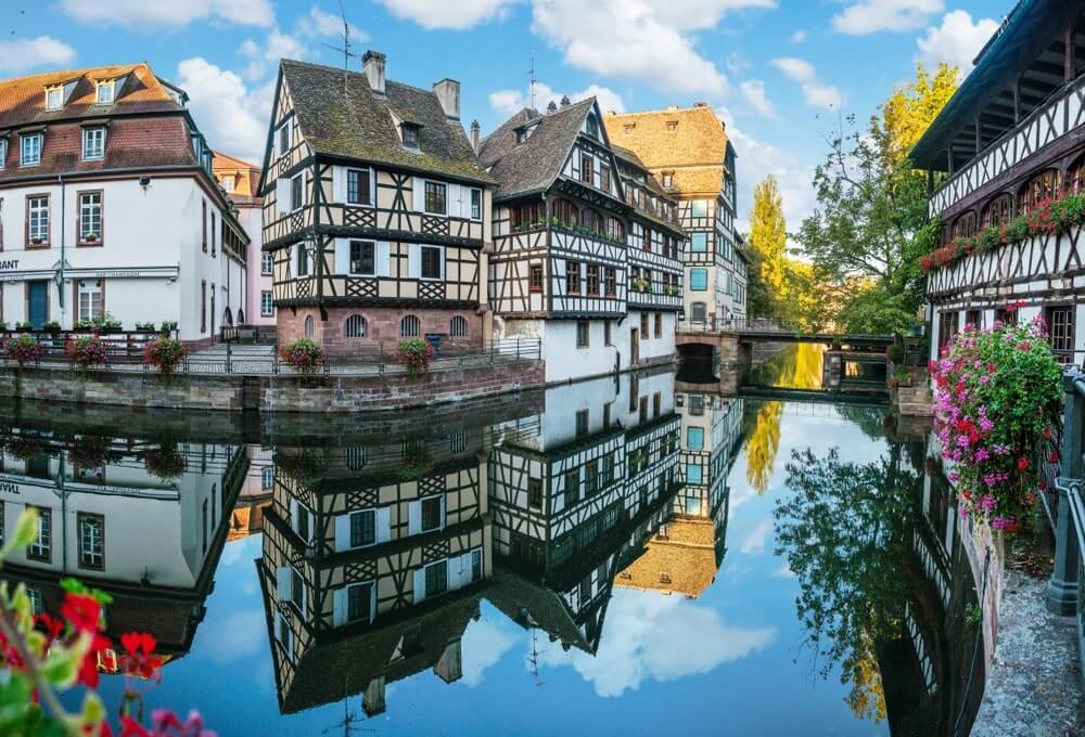shutterstock 2425703969 min