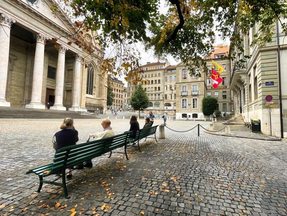 Geneva’s Old Town Secrets: A Walk Through History and Chocolate 2 shutterstock 2426506969 min