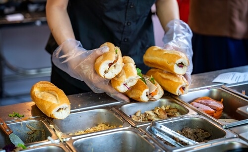 10 Travel Urban Myths You’d Never Believe 3 street food myth